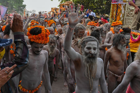 Maha Kumbh Mela : le cortège Maha Kumbh Mela : le cortège pour débuter les festivités