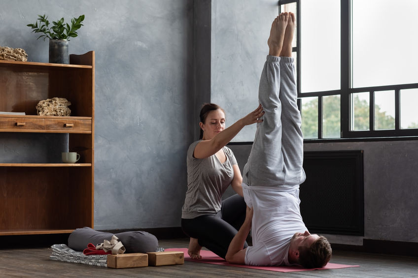 Tous nos conseils pour bien réaliser la posture de la chandelle