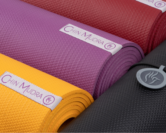 Tapis de Yoga Intensive Mat et déstockage des vetements de yoga
