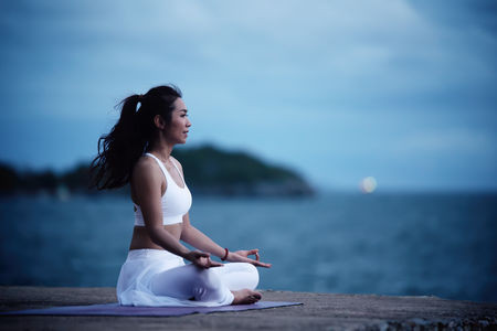 Yogi : Découvrez le yama et le niyama
